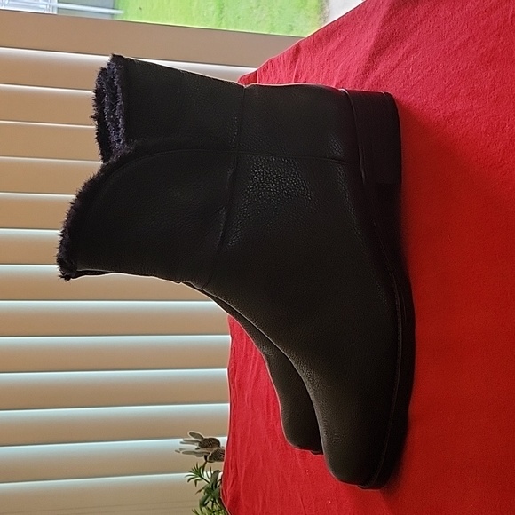 NIB H by Halston women's leather boots - Picture 5 of 13